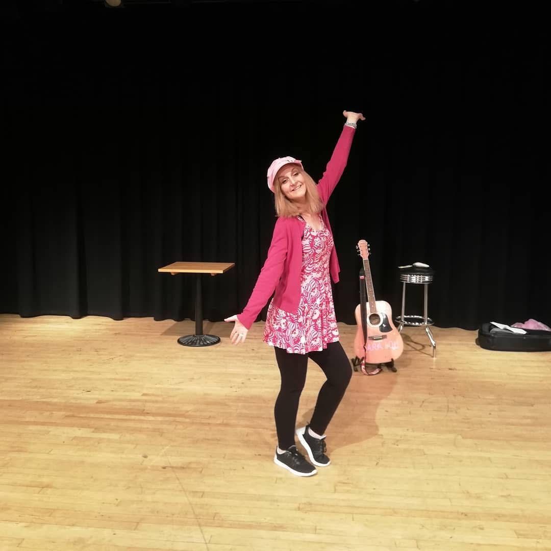 Sara in performance